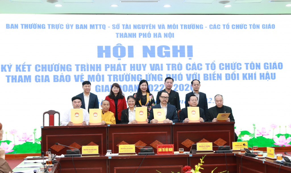 Nhân rộng mô hình điểm cộng đồng tôn giáo cùng bảo vệ môi trường